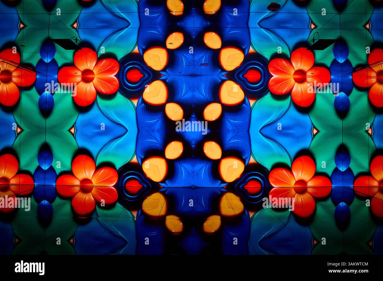Vivid colors hi-res stock photography and images - Alamy