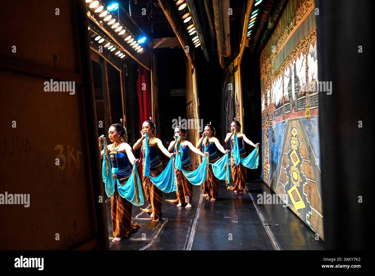 Jakarta, Indonesia. 20th Dec, 2024. Dancers perform Wayang Orang at ...