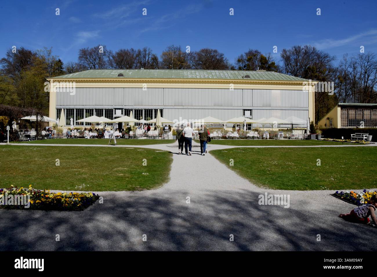 Muenchen 12.04.2025 Schloss Nymphenburg -Park -Palmenhaus Garten ...