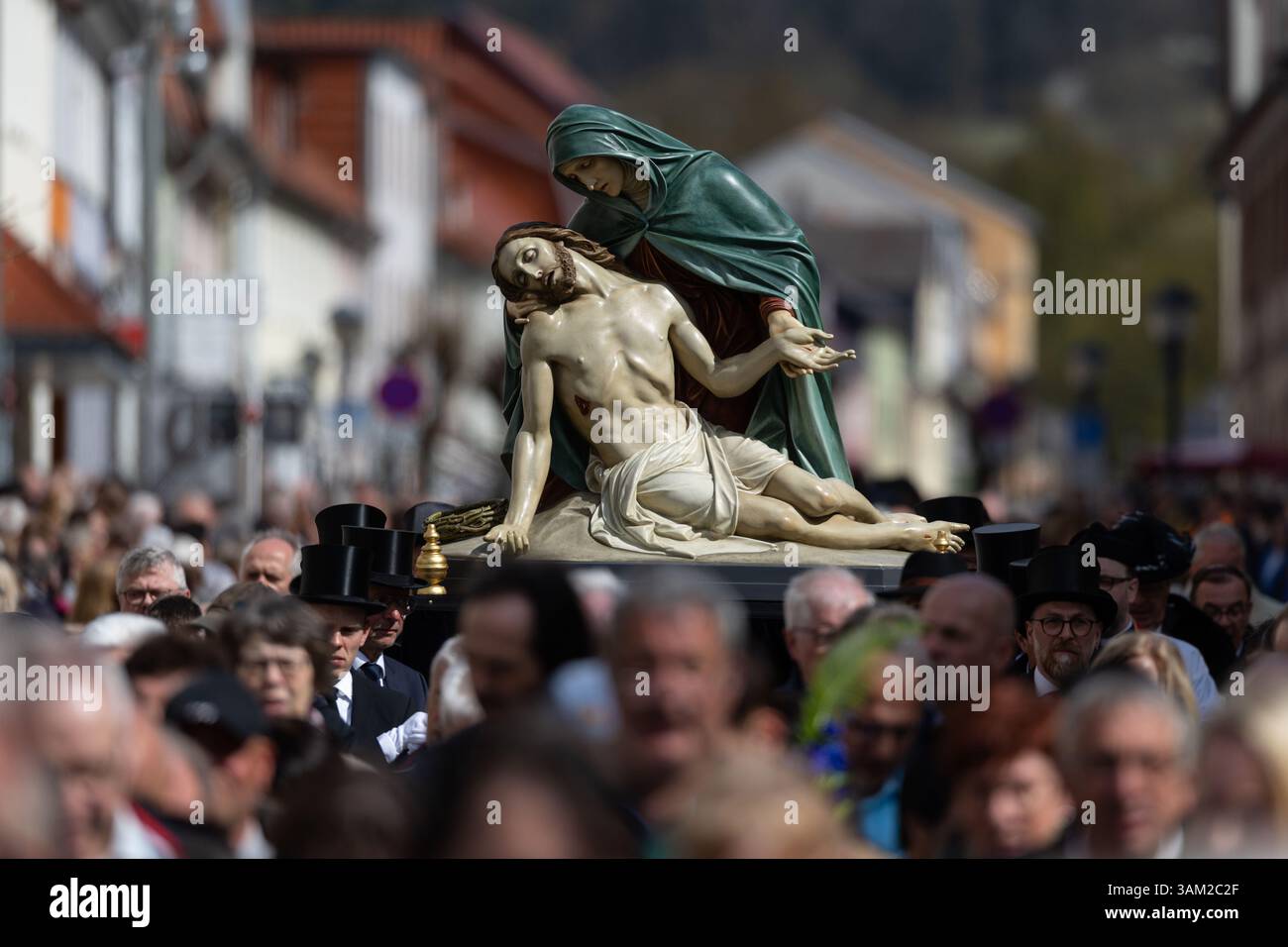 Procession Bearers 13 April 2025, Thuringia, Heiligenstadt: Bearers carry the Passion ...
