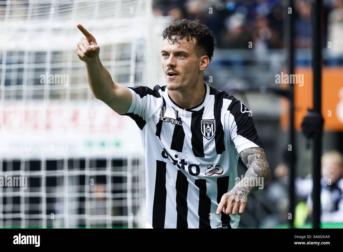 ALMELO - Jizz Hornkamp of Heracles Almelo cheers after scoring 1-0