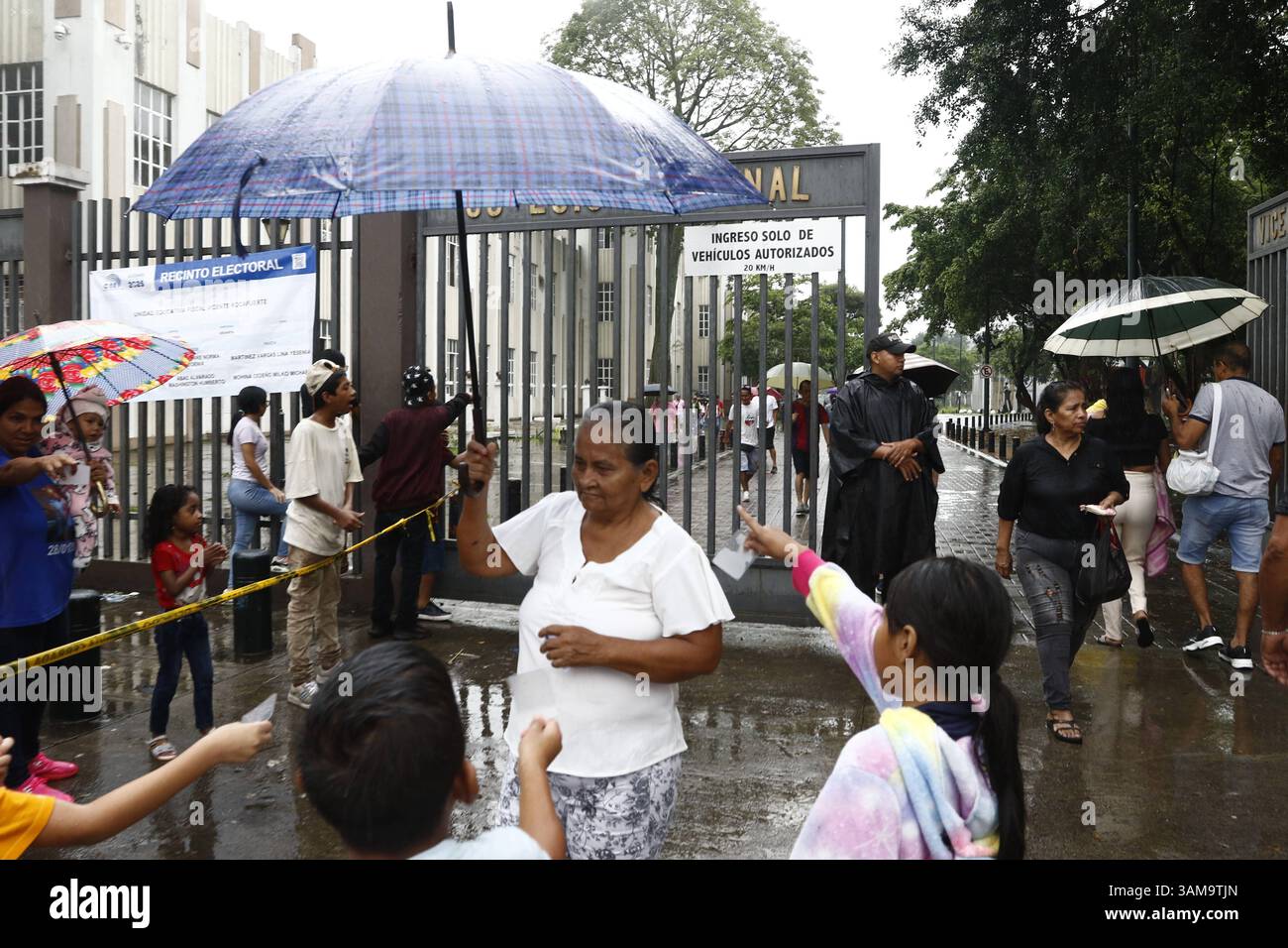 ELECTIONS 2025 SECOND ROUND Guayaquil,April 13, 2025 General elections ...