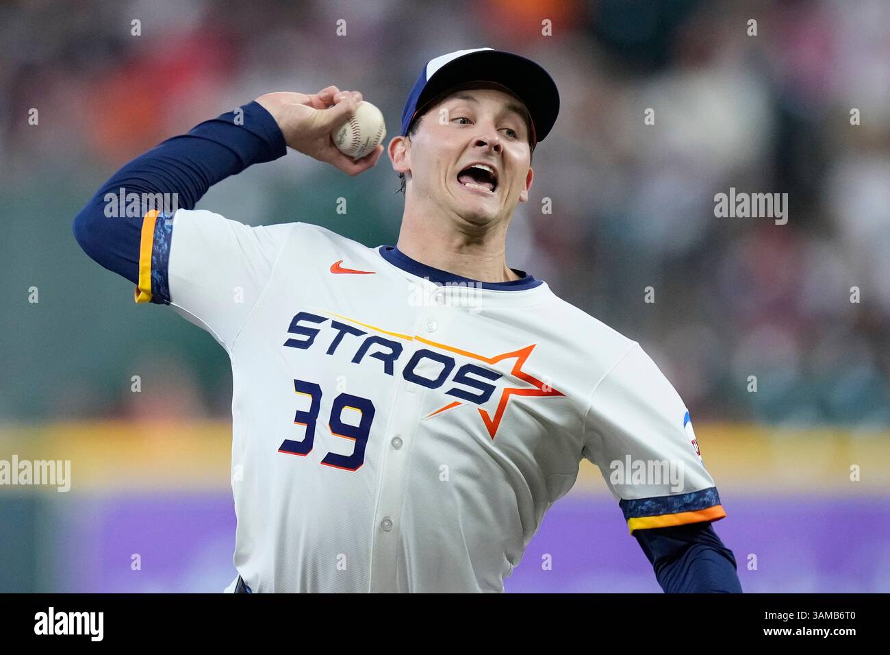 Houston Astros starting pitcher Hayden Wesneski (39) delivers during ...
