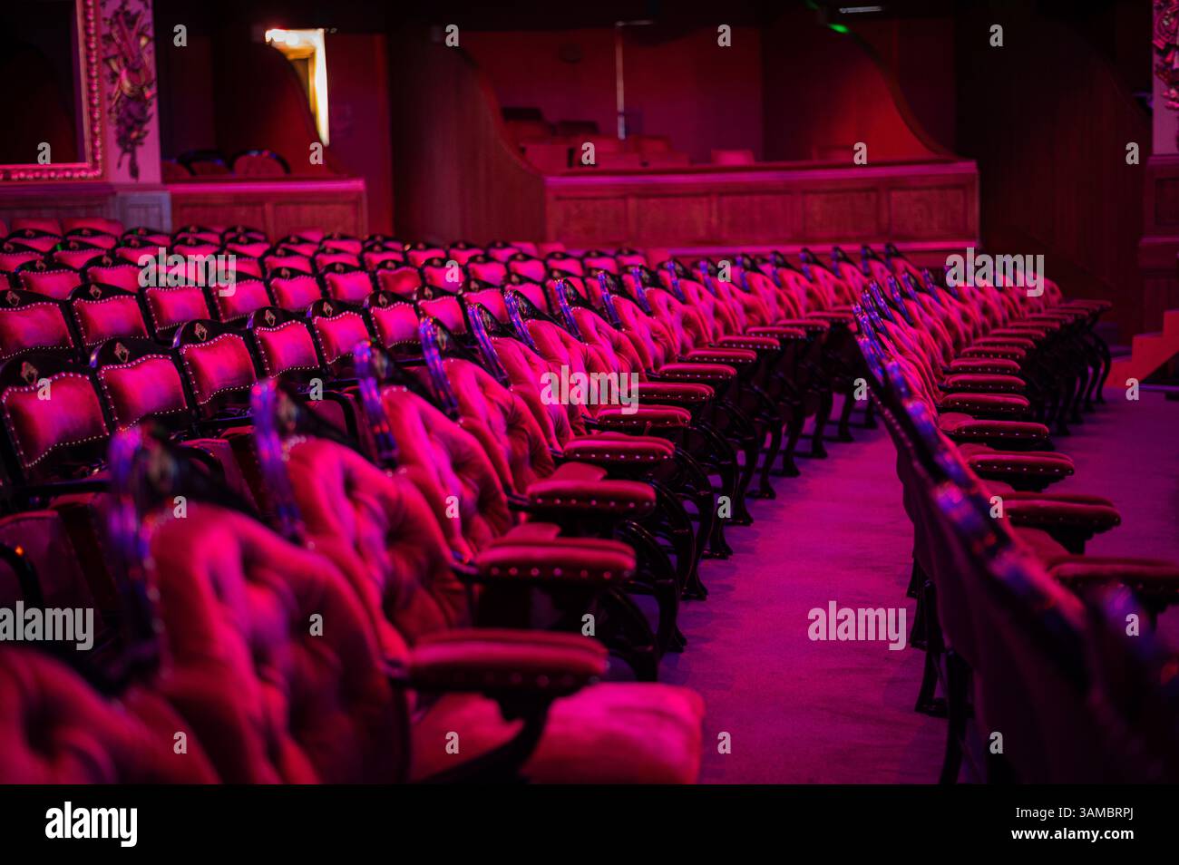 Empty old opera theater stage hi-res stock photography and images - Alamy