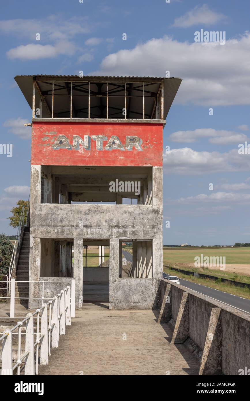 Reims-Gueux former Formula One circuit pit lane with start and finish ...