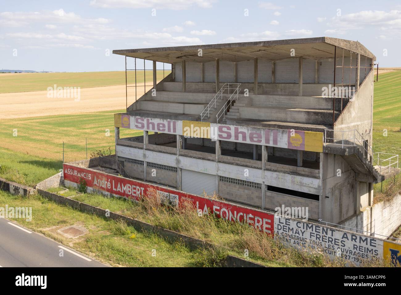 Reims-Gueux former Formula One circuit pit lane with start and finish ...