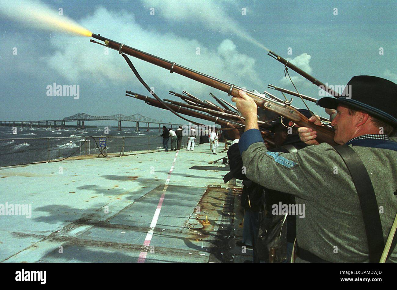 Aug. 8, 2000 - U.S. - KRT US NEWS STORY SLUGGED: HUNLEY KRT PHOTOGRAPH ...