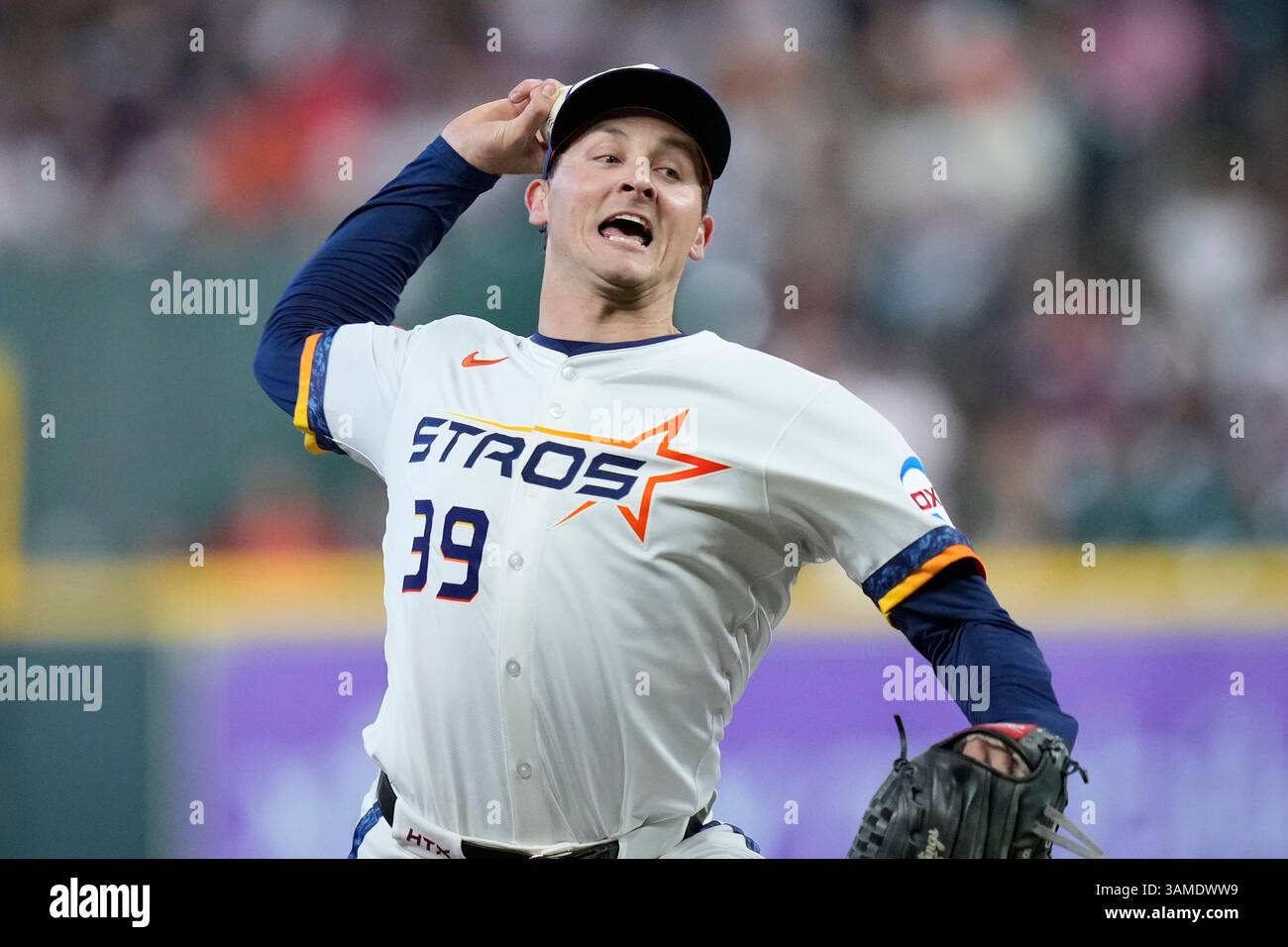 Houston Astros starting pitcher Hayden Wesneski (39) delivers during ...