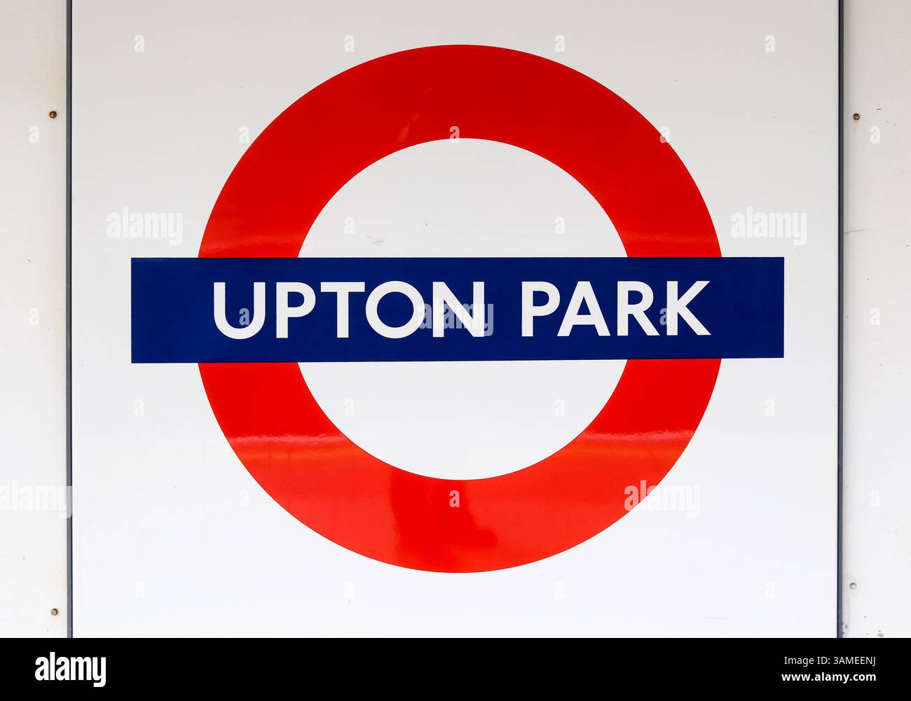 Upton park underground station hi-res stock photography and images - Alamy