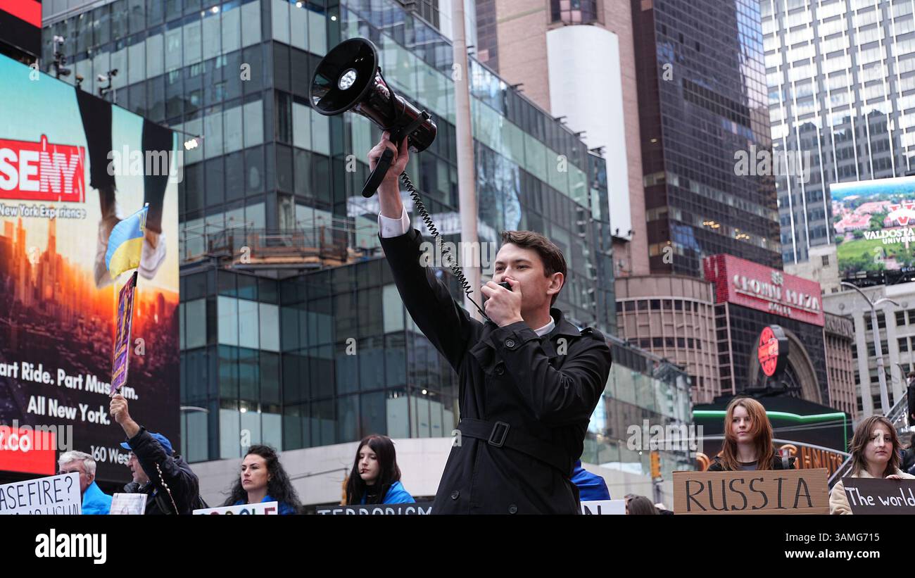 New York, New York, Deer. 13th Apr, 2025. (new) ukrainian voices rise ...
