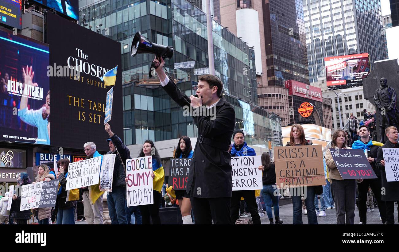 New York, New York, Deer. 13th Apr, 2025. (new) ukrainian voices rise ...