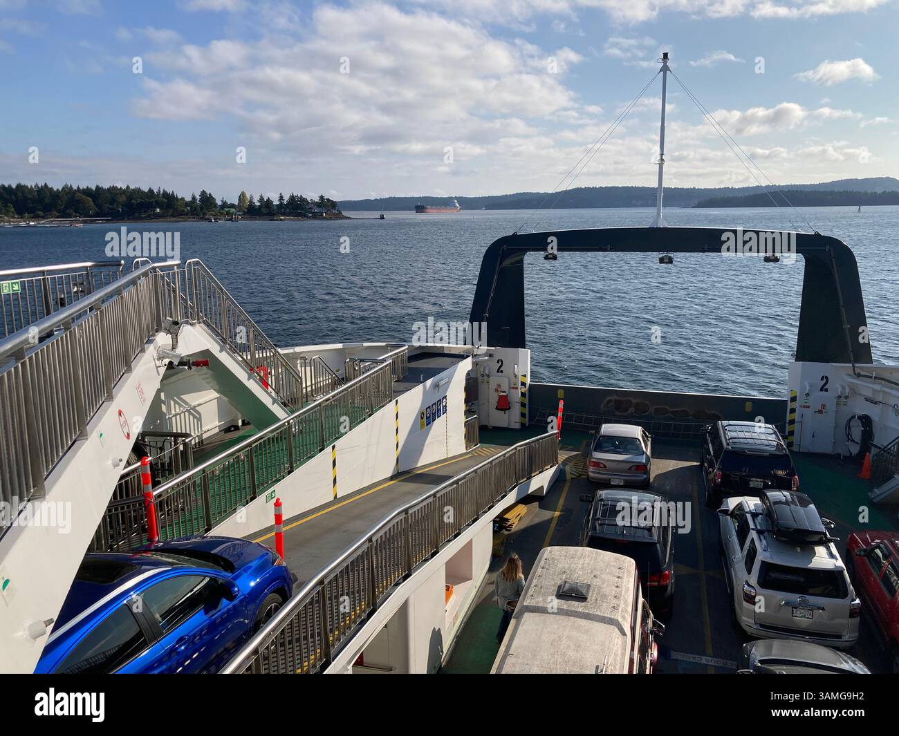 Ferry cars smartphone stock photos and images - Alamy
