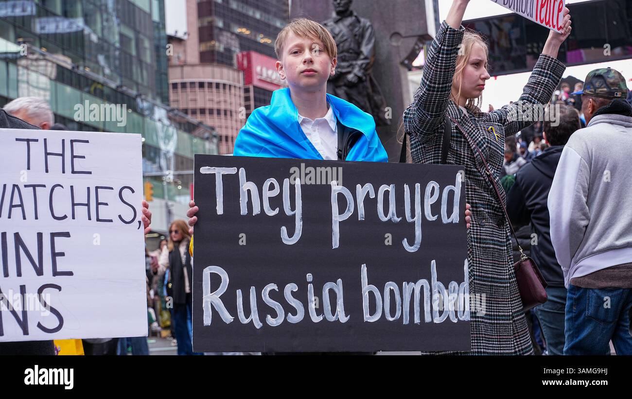 New York, New York, Deer. 13th Apr, 2025. (new) ukrainian voices rise ...