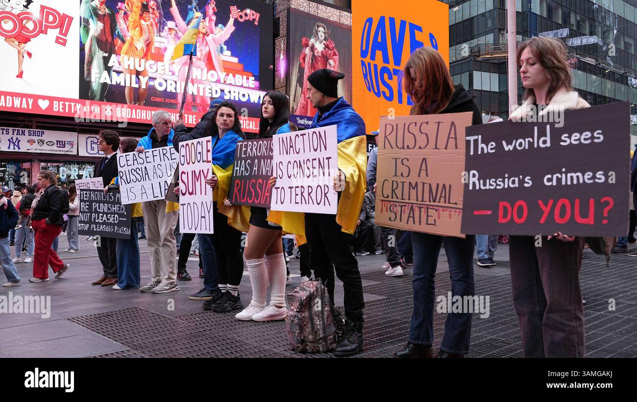 New York, New York, Deer. 13th Apr, 2025. (new) ukrainian voices rise ...