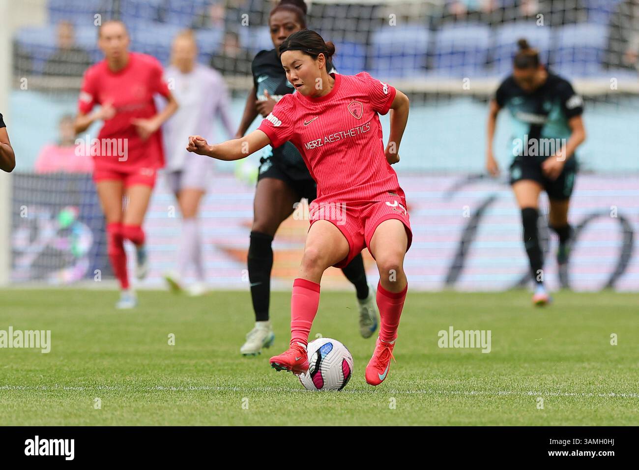 HARRISON, NJ - APRIL 13: Manaka Matsukubo #34 of North Carolina Courage ...