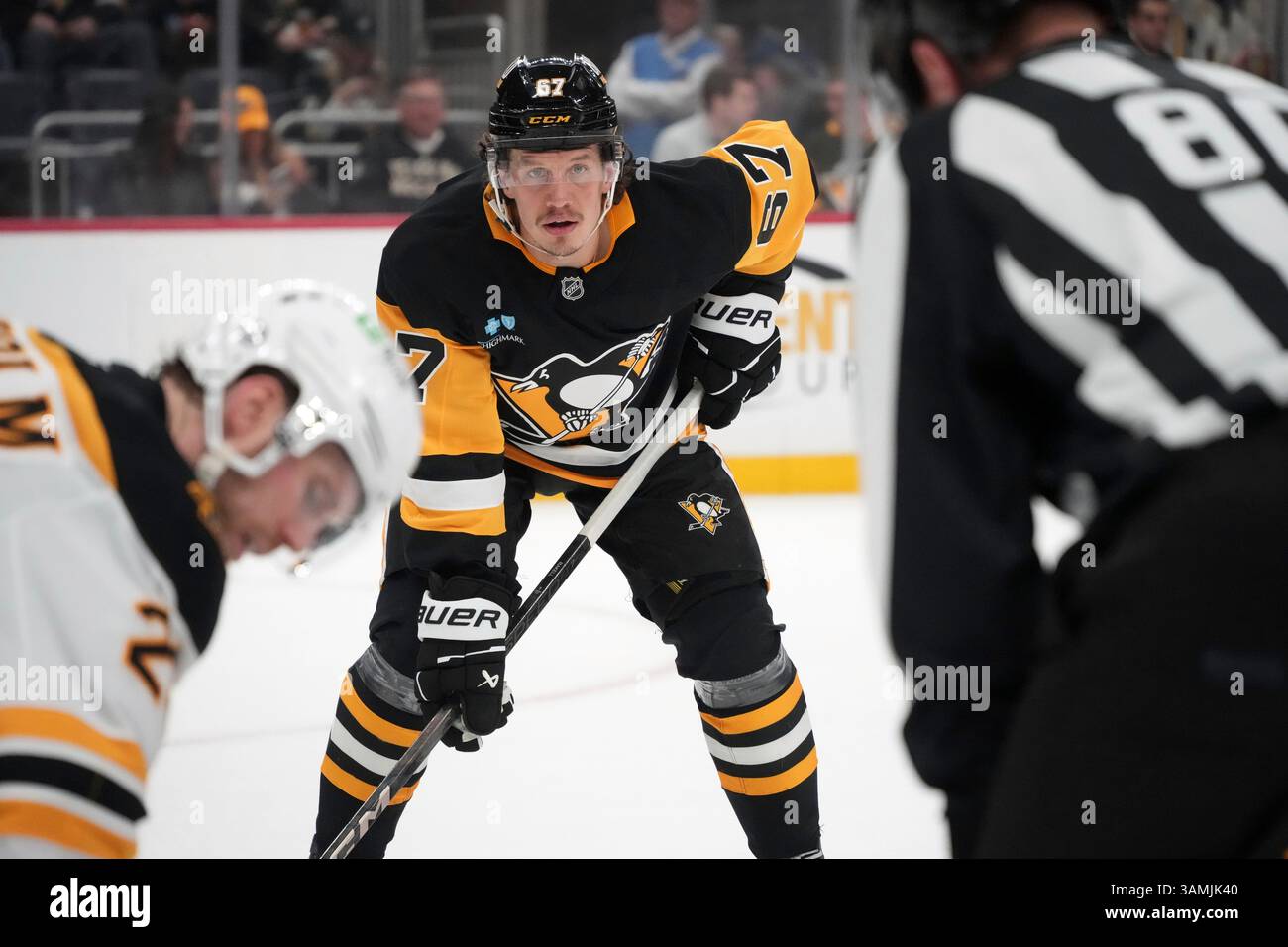 Pittsburgh Penguins' Rickard Rakell (67) waits for a face-off during ...