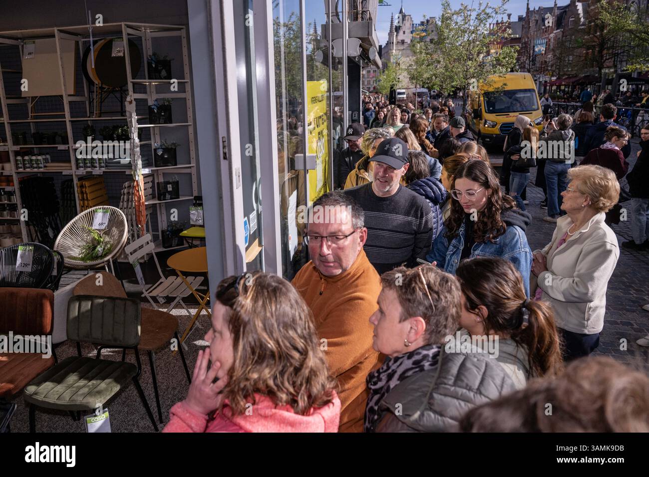 Mechelen, Belgium. 14th Apr, 2025. Customers are seen ahead of the store  opening. The total liquidation begins in ten Casa stores (14-19/04) today,  including in the Mechelen Casa furniture and decoration shop,