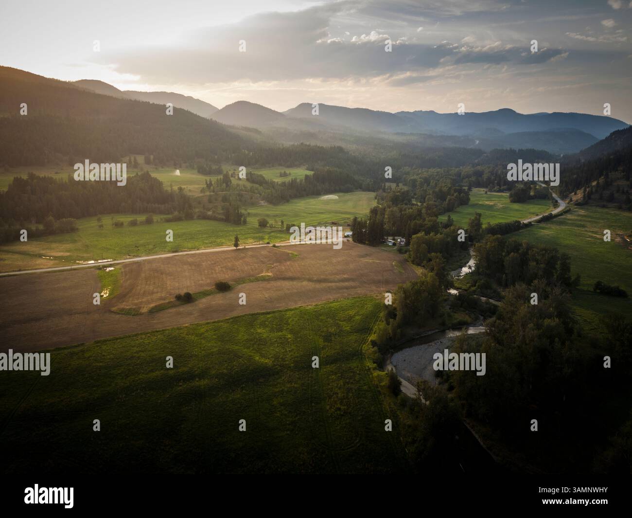 View rolling hills meandering hi-res stock photography and images - Alamy