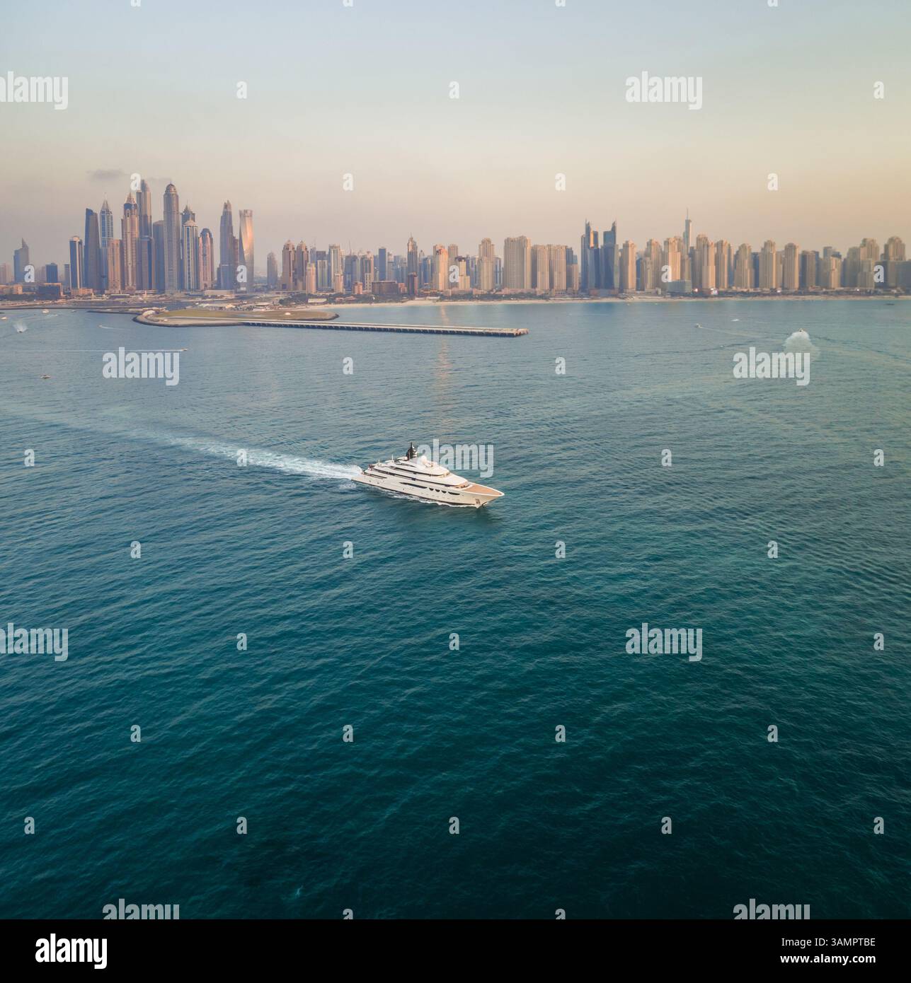 Aerial view of a yacht in the bay of Dubai, U.A.E Stock Photo - Alamy