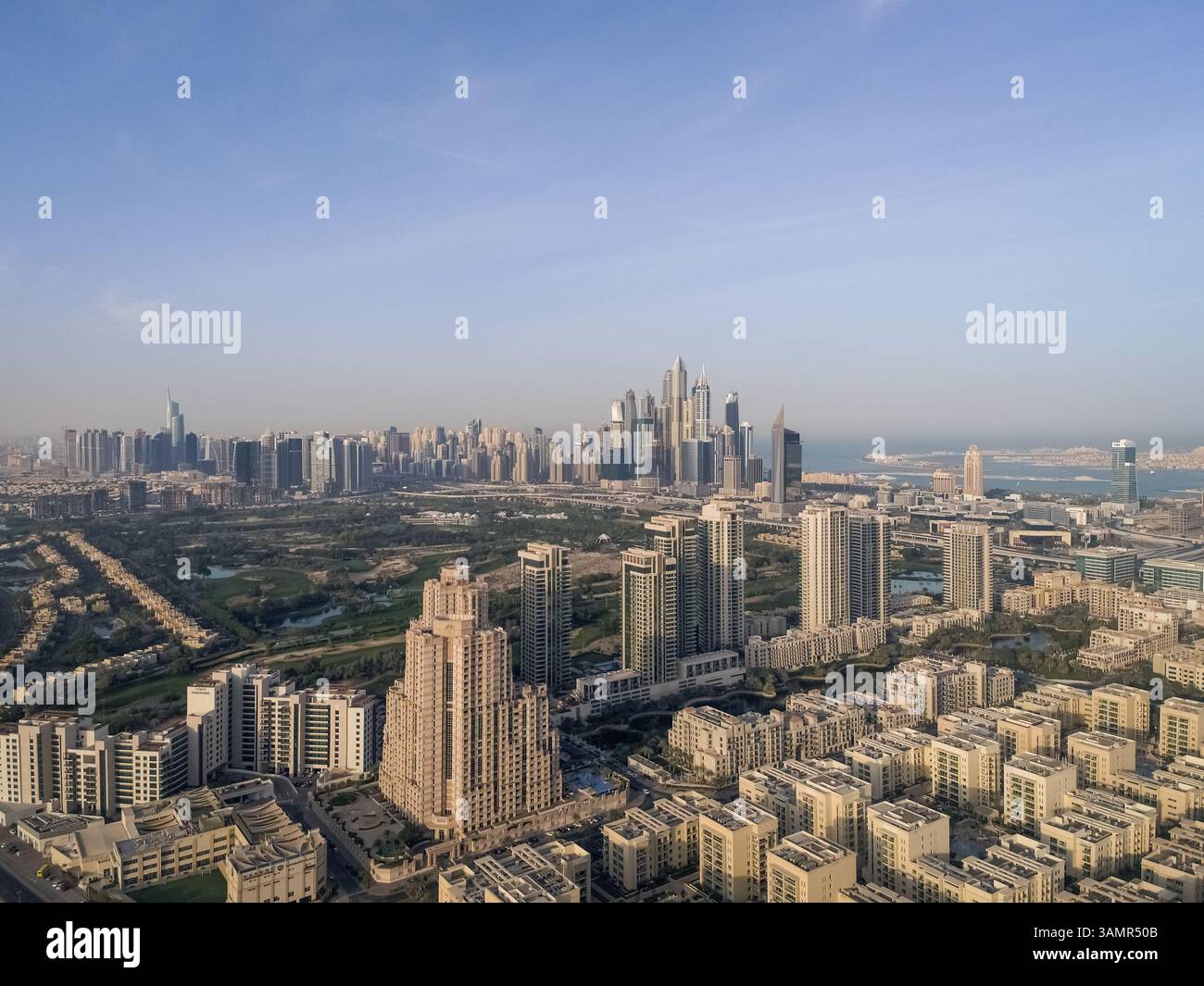 Emirates hills hi-res stock photography and images - Alamy