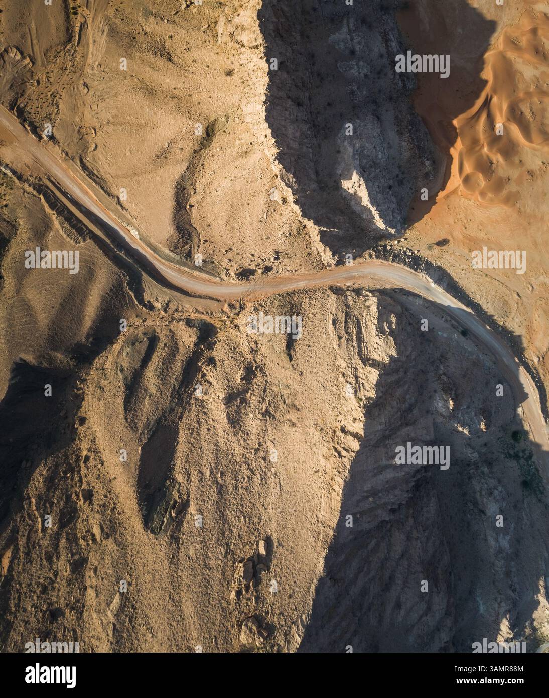 Aerial view of an empty road in the Sharjah desert, U.A.E Stock Photo ...