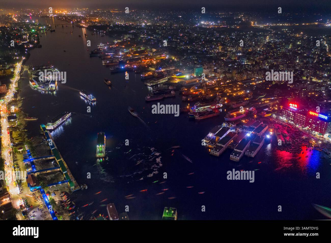 Street in old dhaka bangladesh hi-res stock photography and images - Alamy