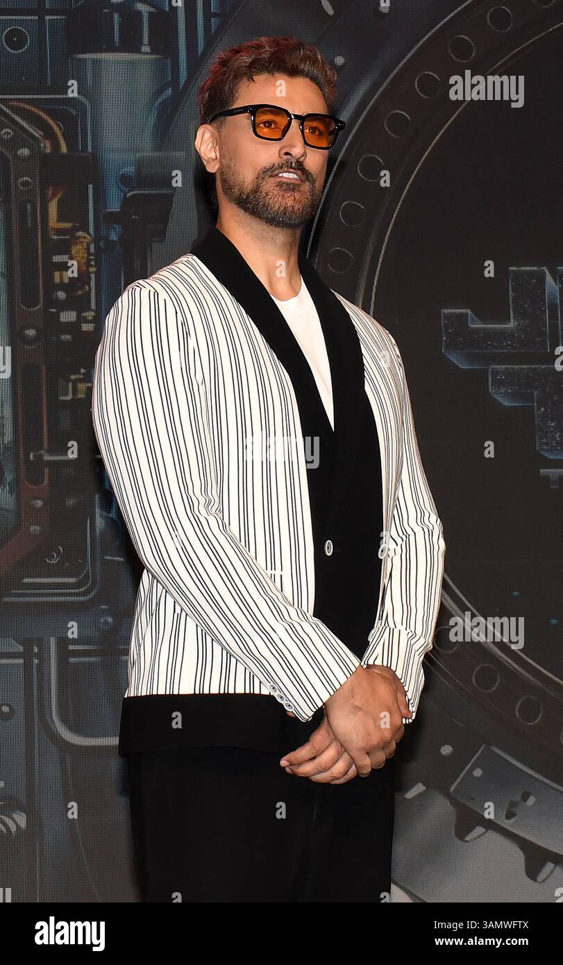 Kunal kapoor hi-res stock photography and images - Alamy, image size:811x1390