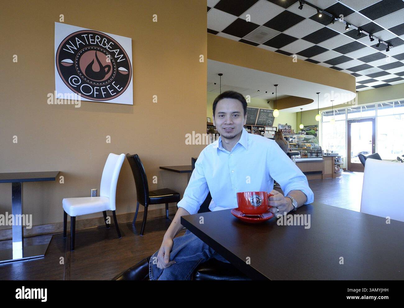 Accept bitcoin hi-res stock photography and images - Alamy