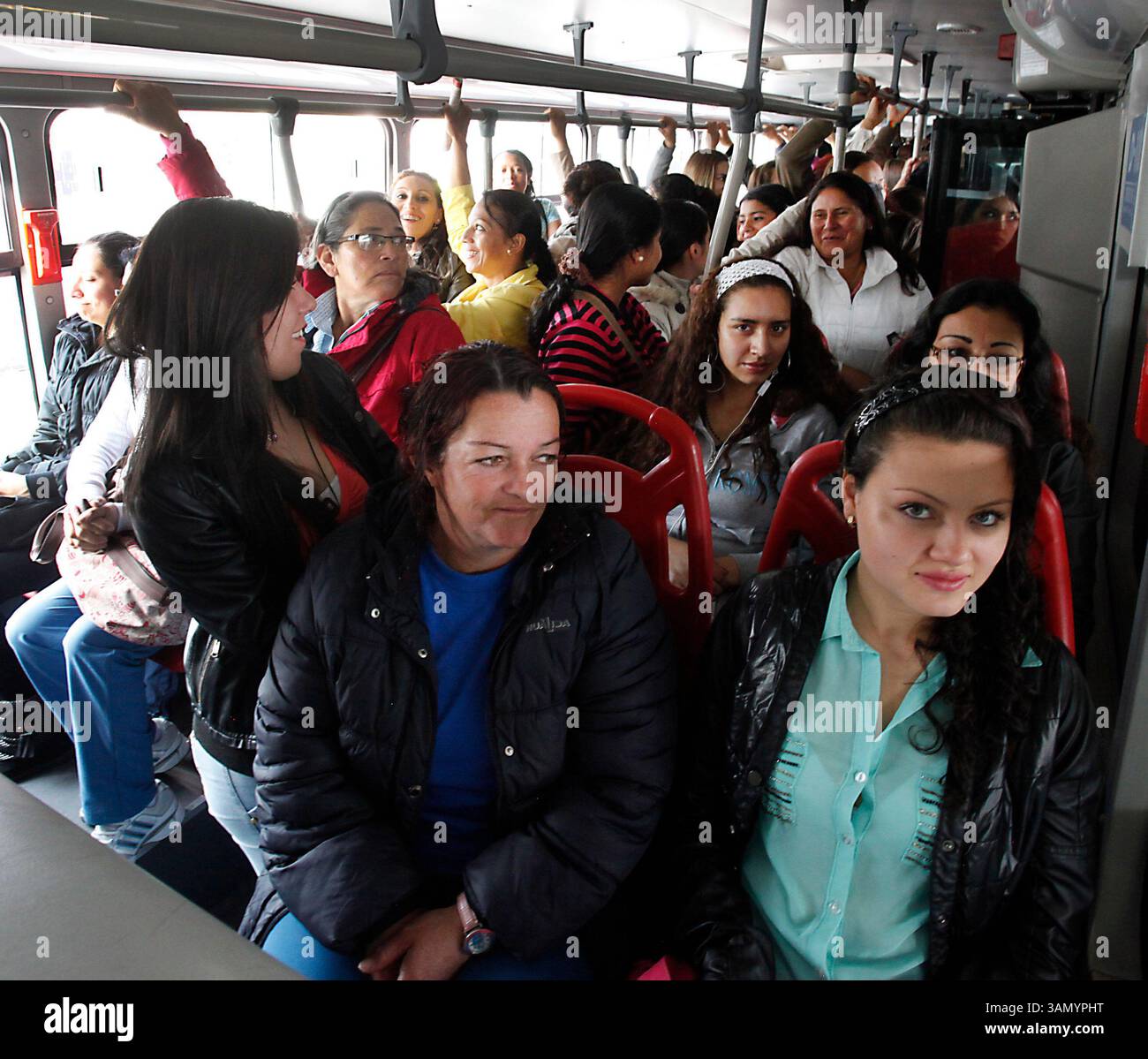 Tiempo de mujeres hi-res stock photography and images - Alamy, image size:1300x1199