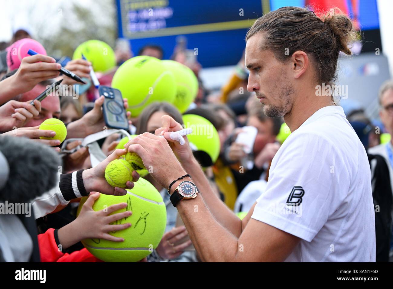 Alexander Zverev Skips Rest After US Open Triumph to Play Davis Cup for Germany Alexander Zverev Skips Rest After US Open Triumph to Play Davis Cup for Germany