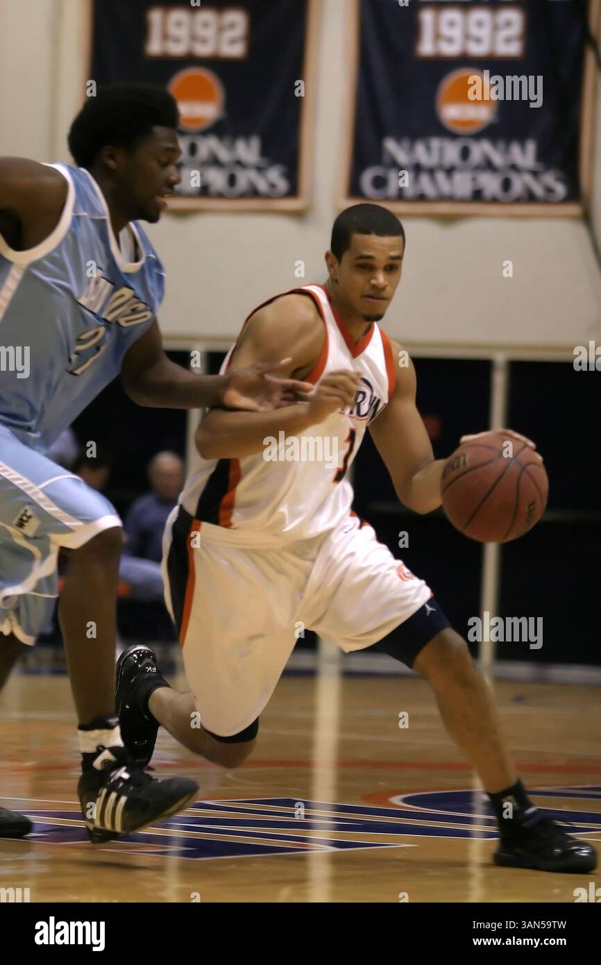 01-09-06: Tashaan Forehan-Kelly drives on Gyno Pomare during a game between University of California Ã San Diego and Pepperdine held at Firestone Fieldhouse in Malibu, Calif.  Pepperdine won the game 55-54...Â© Michael Chansley/Cal Sport Media (Credit Image: © PHOTOGRAPHER/Cal Sport Media) Stock Photo