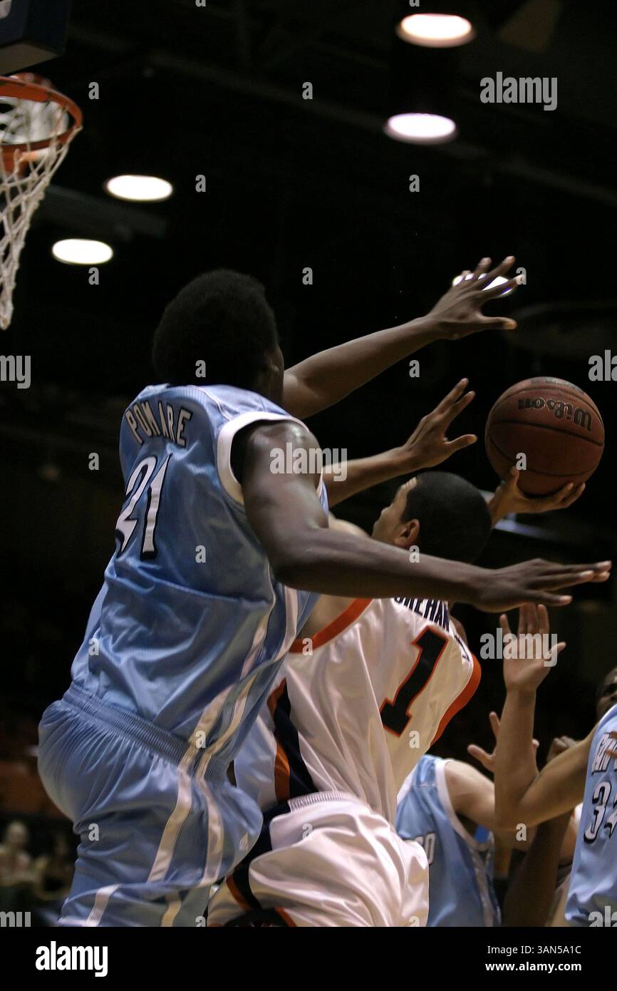 01-09-06: Tashaan Forehan-Kelly shoots over Gyno Pomare during a game between University of California Ã San Diego and Pepperdine held at Firestone Fieldhouse in Malibu, Calif.  Pepperdine won the game 55-54...Â© Michael Chansley/Cal Sport Media (Credit Image: © PHOTOGRAPHER/Cal Sport Media) Stock Photo
