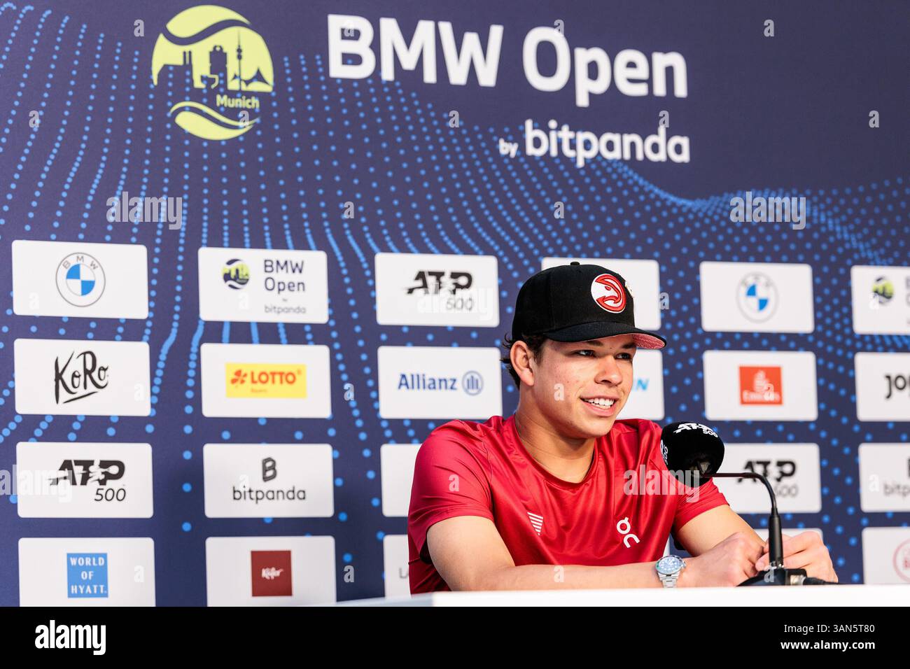Munich, Germany. 14th April, 2025. Ben Shelton (USA) w?hrend der Pressekonferenz BMW Open by Bitpanda M?nchen ATP 500: Tag 3, M?nchen, MTTC Iphitos am 14.04.2025 Credit: dpa picture alliance/Alamy Live News Stock Photo