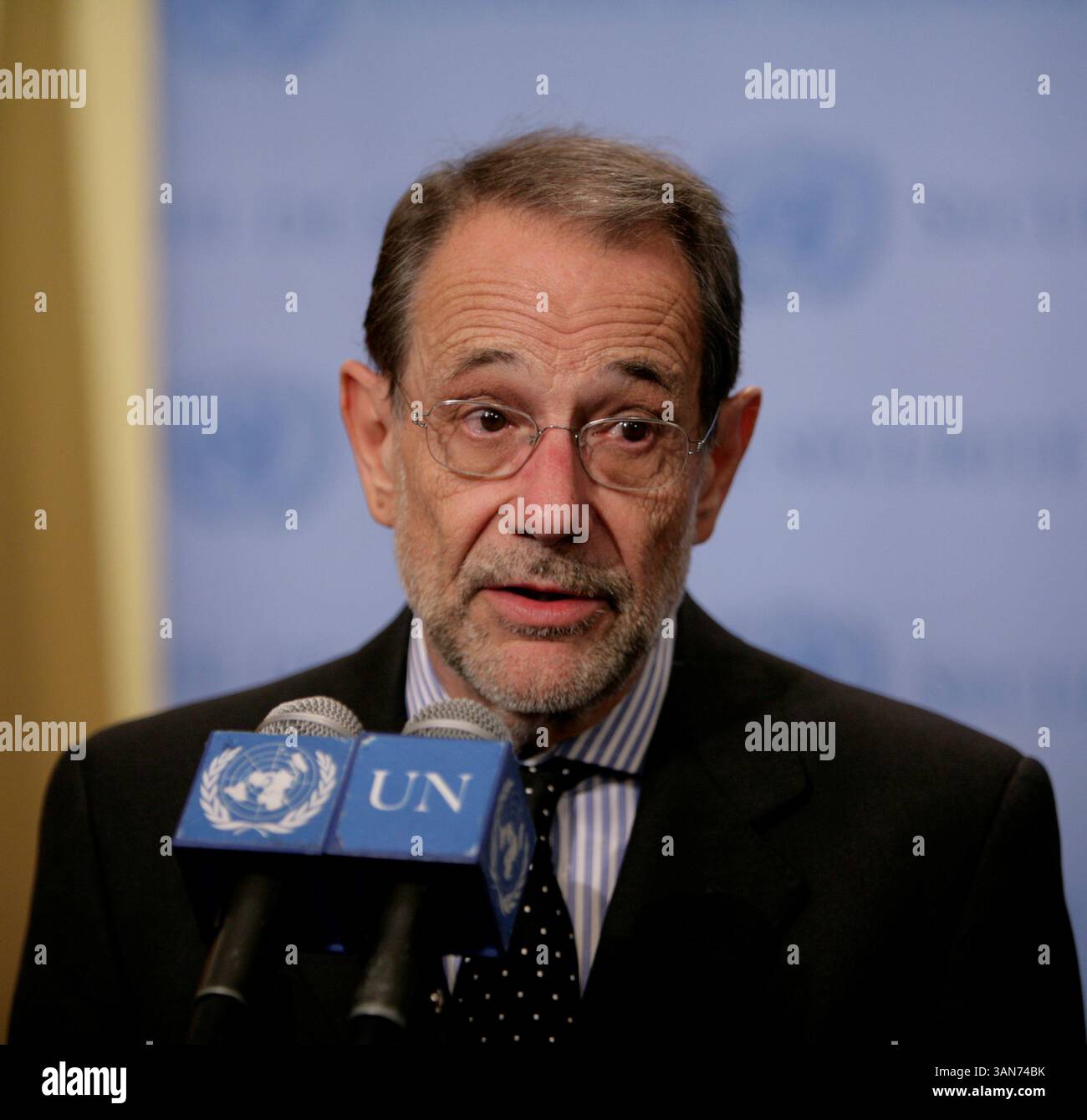 Javier solana secretary general council hi-res stock photography and images  - Alamy