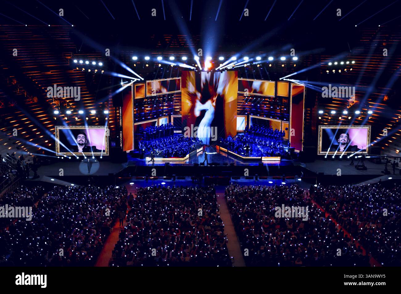 Arena di verona concert hi-res stock photography and images - Alamy