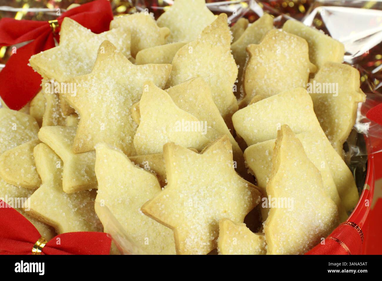 Delicious fresh baked Christmas shortbread in a Xmas tin Stock Photo