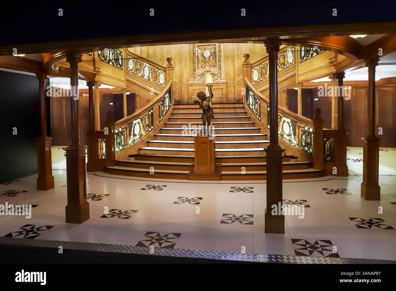 Exponate Der Totanic Ausstellungs Stuecke Luxus Treppe Bei Der 