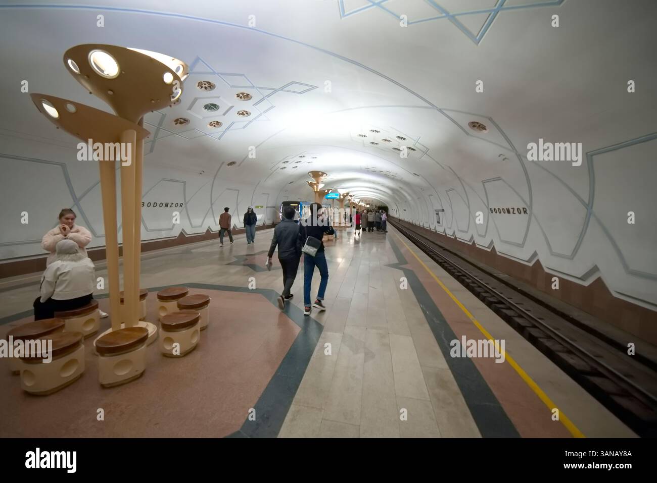 tashkent-uzbekistan-march-24-2025-inside-the-bodomzor-metro