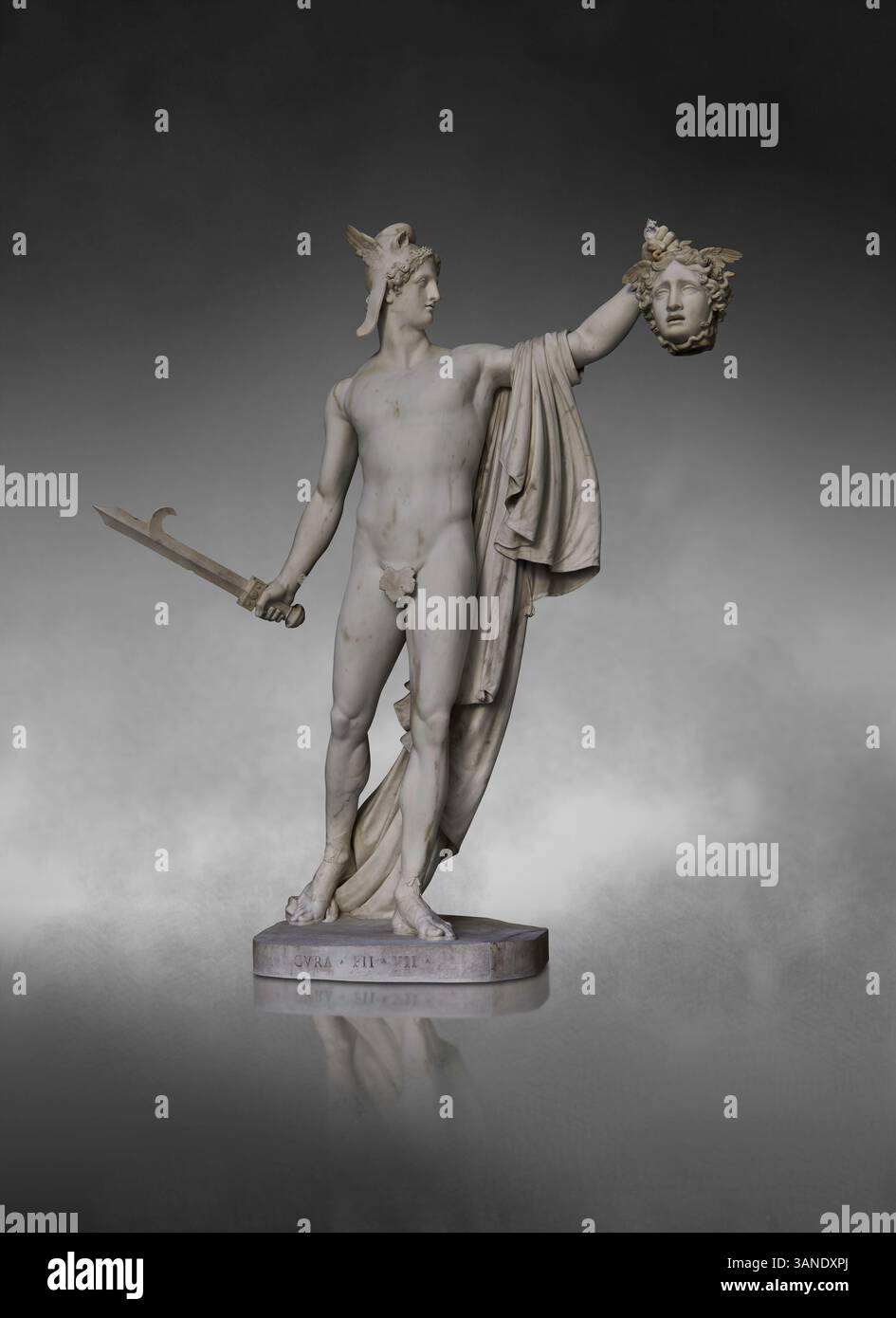 Sculpture of perseus hi-res stock photography and images - Alamy