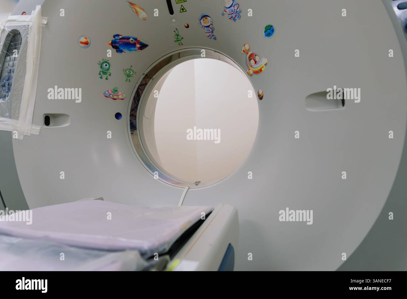 Pet scan machine hi-res stock photography and images - Alamy