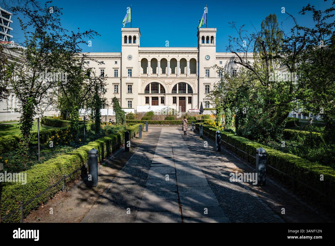 berlin-mitte-museum-hamburger-bahnhof-nationalgalerie-der-gegenwart