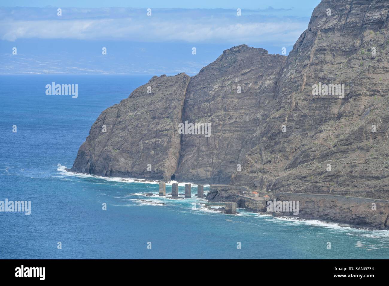 Wellen Cliffs Starke Wellen, Klippen, Atlantikküste bei Hermigua, La Gomera, Spanien ...