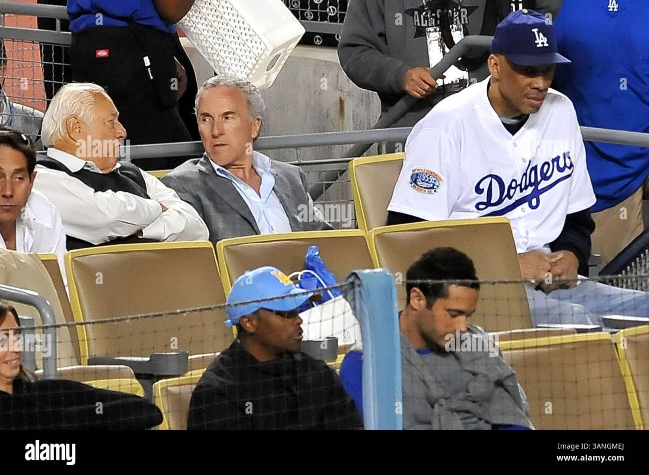 Kareem abdul jabbar game center hi-res stock photography and images - Alamy