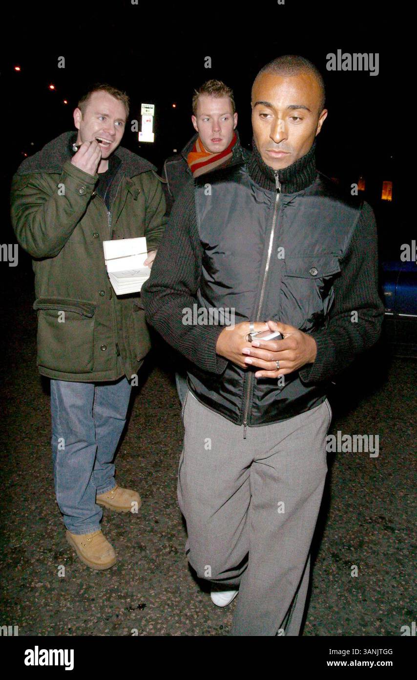 Feb. 16, 2004 - London, Great Britain - 000612.COLIN JACKSON OUTSIDE NOBU RESTAURANT.-LONDON.2/16/2004. SHAUN PATTENDEN/ linkUK/   2004.K35631(Credit Image: © Globe Photos/ZUMAPRESS.com) Stock Photo