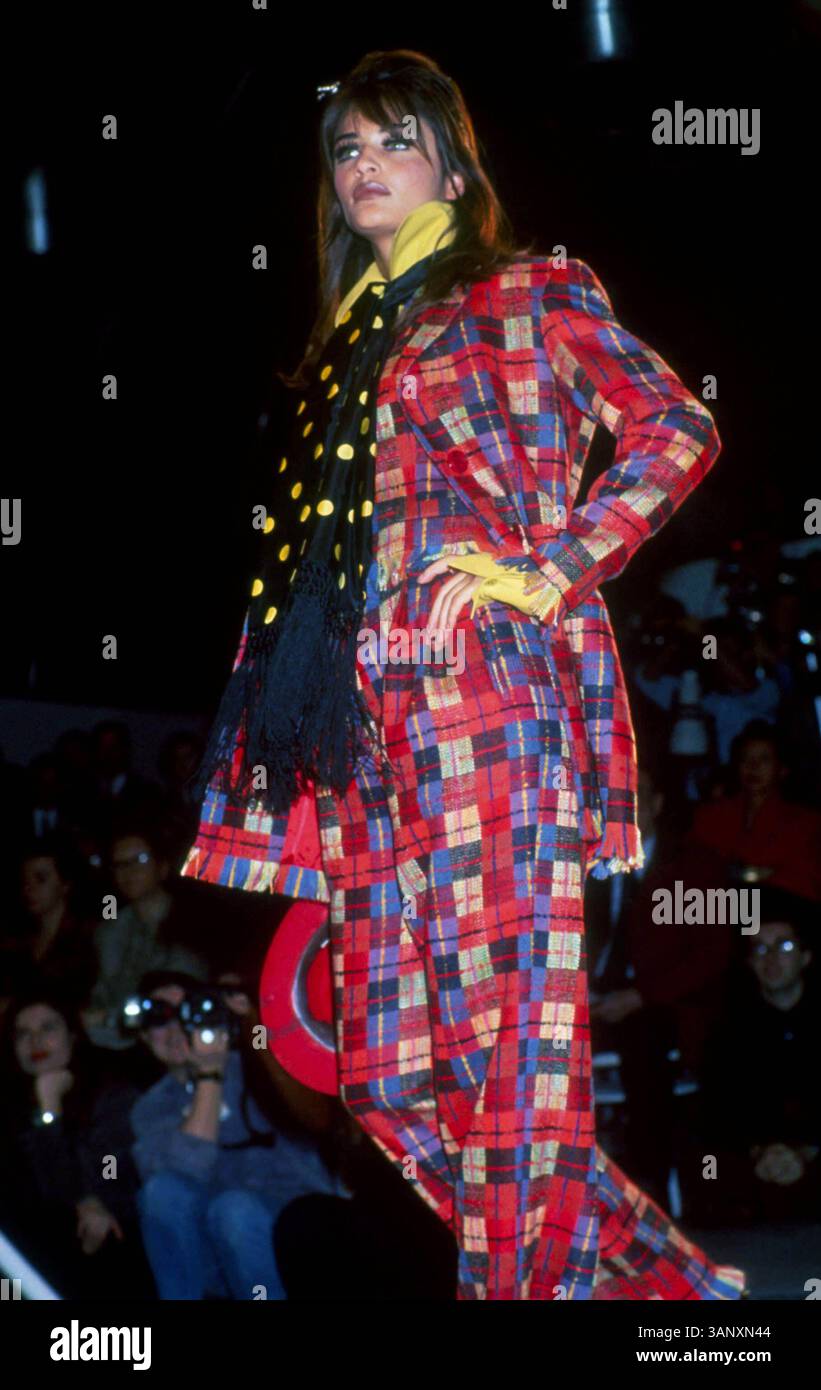 Helena christensen 1993 hi-res stock photography and images
