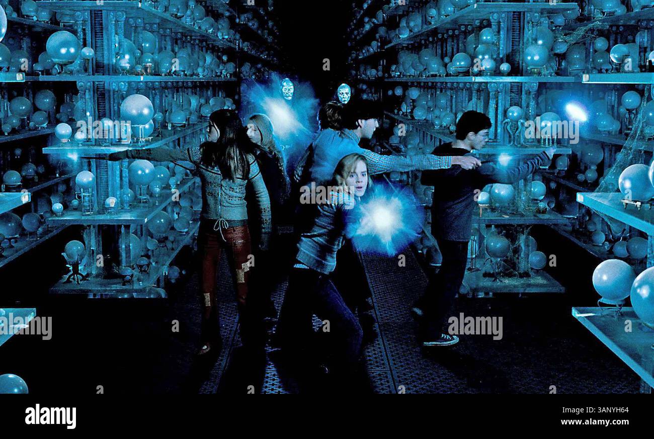 Emma watson harry potter still hi-res stock photography and images - Alamy