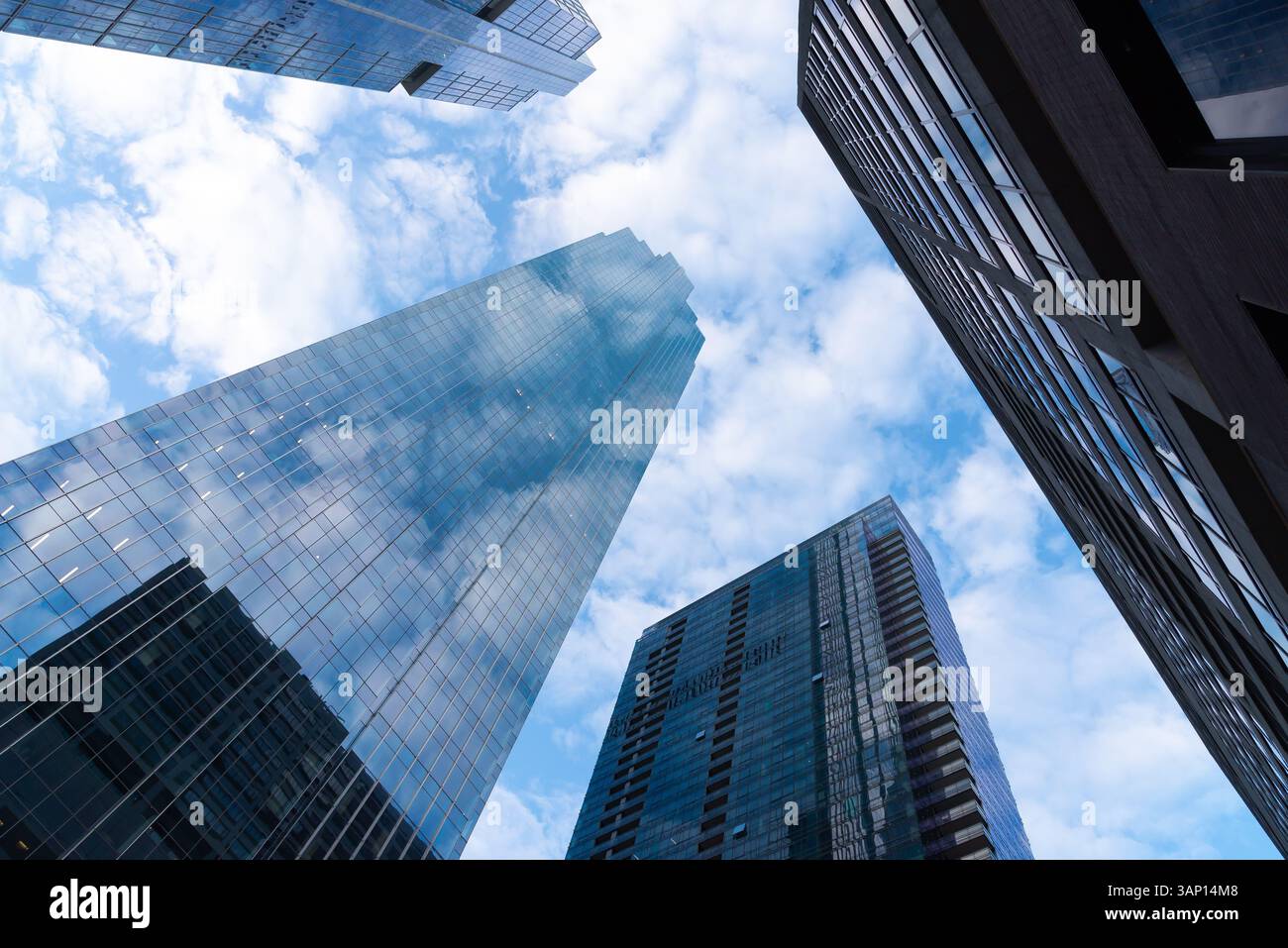 Reflections off glass facade hi-res stock photography and images - Alamy