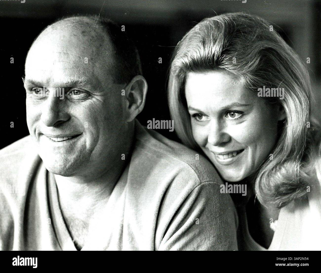 June 9 2005 ELIZABETH MONTGOMERY AND HUSBAND WILLIAM ASHER PHOTOS June 9 2005 ELIZABETH MONTGOMERY AND HUSBAND WILLIAM ASHER PHOTOS