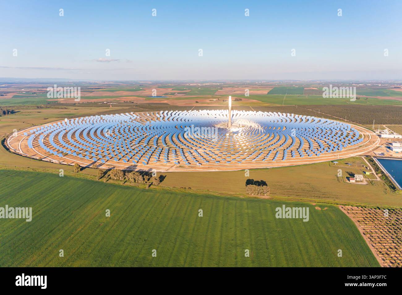 Thermosolar plant hi-res stock photography and images - Alamy