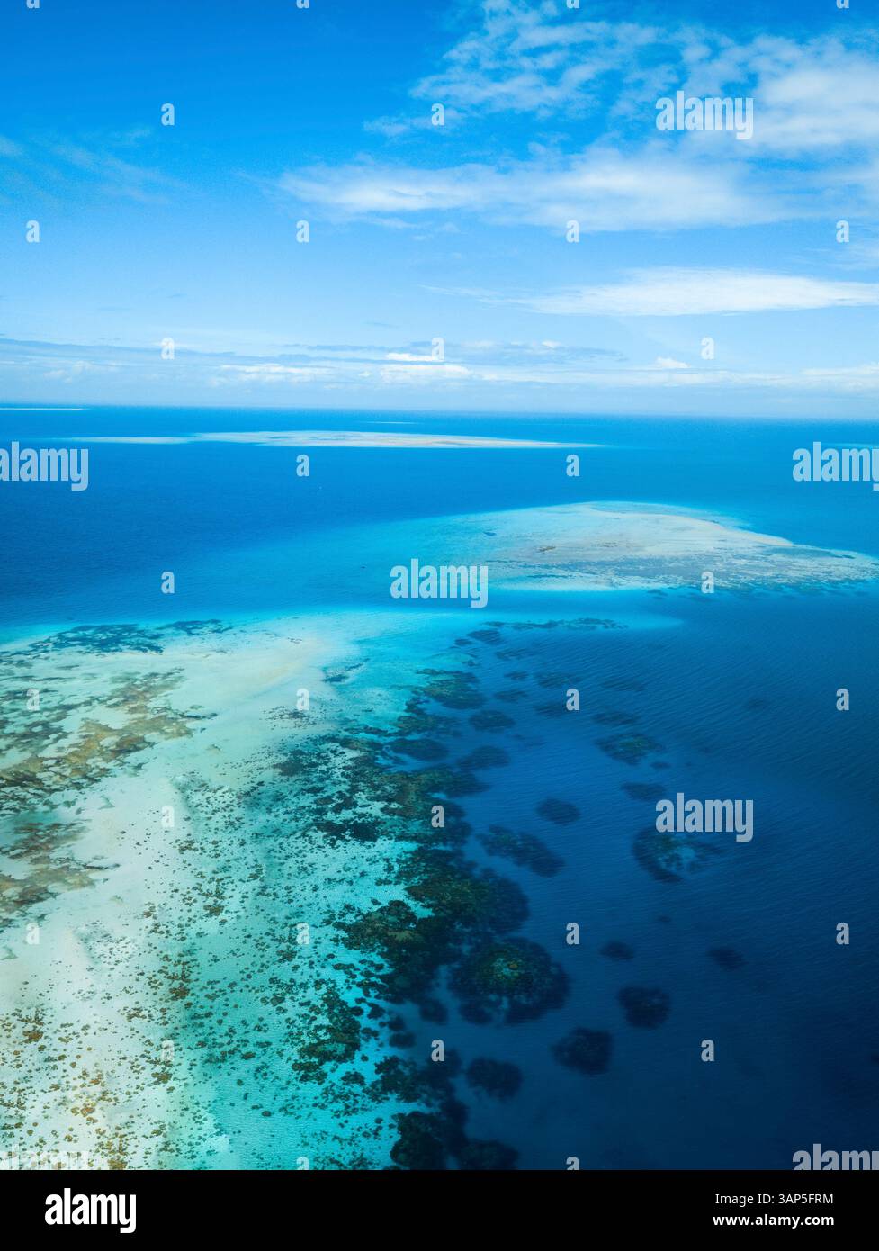Aerial view of underwater reef at Sand Bank, Zanzibar, Tanzania Stock ...